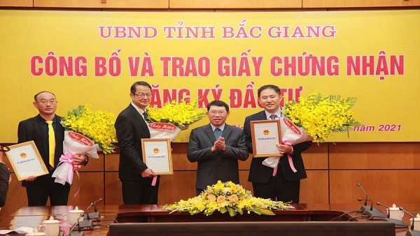 Bac Giang actively improves foreign affairs, tightens cooperation with Singapore