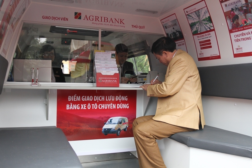 Mang các dịch vụ tài chính đến với người dân vùng sâu, vùng xa, Agribank đã và đang thực hiện hóa Chiến lược tài chính toàn diện quốc gia của Chính Phủ