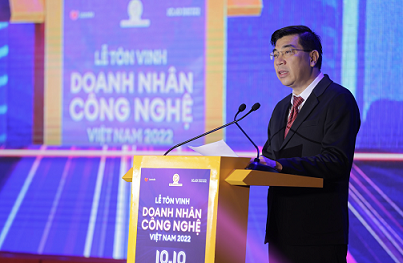 Ông Trần Minh Tuấn - Vụ trưởng Vụ Kinh tế số và Xã hội số chia sẻ tại Lễ trao giải.