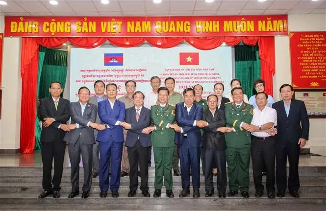 Tay Ninh signs agreement on search, repatriation of martyrs&apos; remains with Cambodian provinces