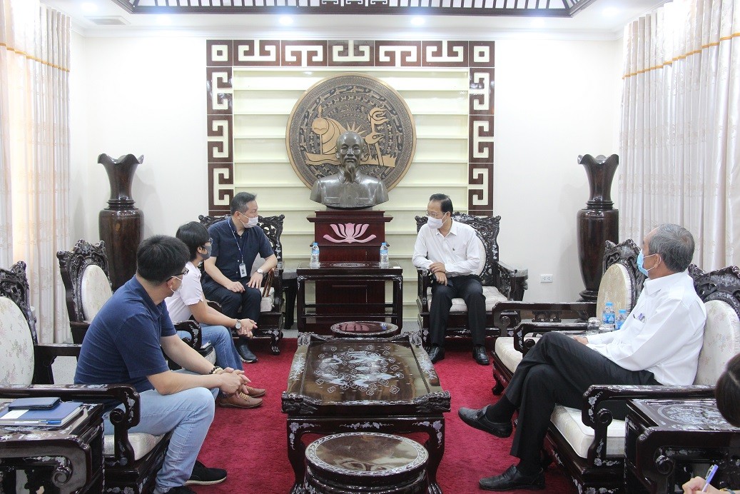 Mr. Nguyen Truc Son, Vice Chairman of the People's Committee of Ben Tre received the delegation of UNISOL VINA.