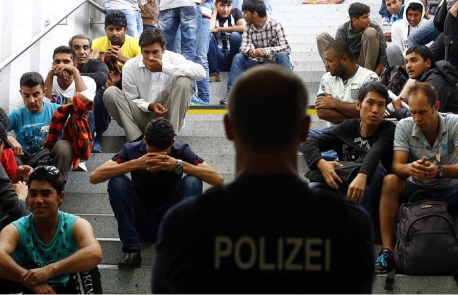 Đức giải cứu hàng chục người tị nạn trong xe chở hàng