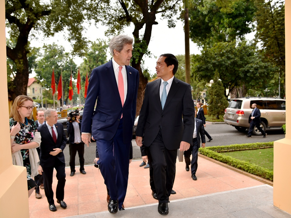 Ngoại trưởng John Kerry thăm Việt Nam