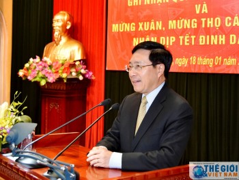 Phó Thủ tướng Phạm Bình Minh chúc Tết cán bộ hưu trí Ngoại giao