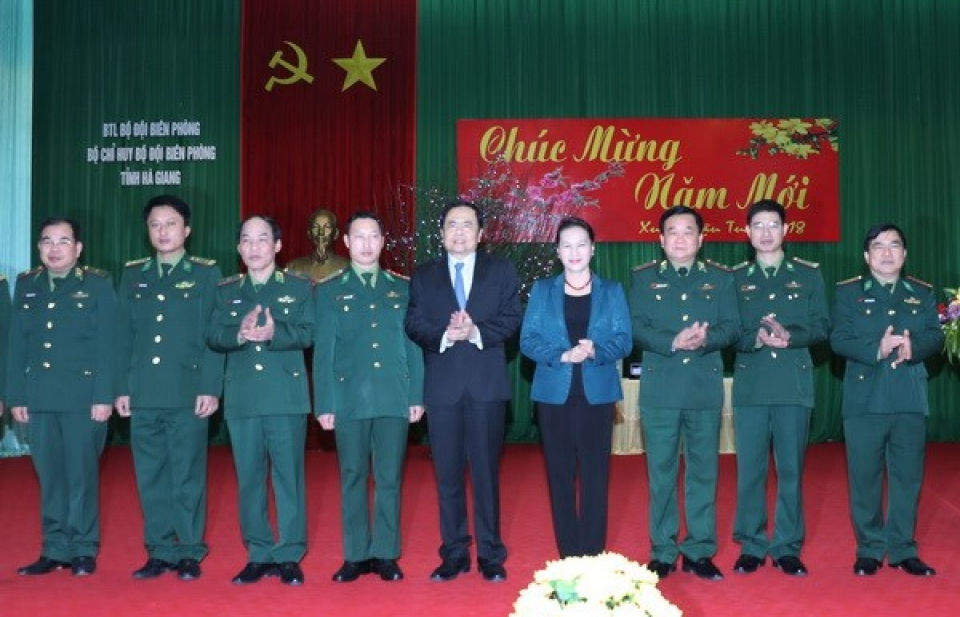 Chủ tịch Quốc hội làm việc tại Bộ Chỉ huy Bộ đội biên phòng Hà Giang
