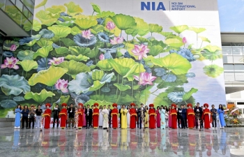 Khánh thành tranh hoa sen tại Sân bay quốc tế Nội Bài