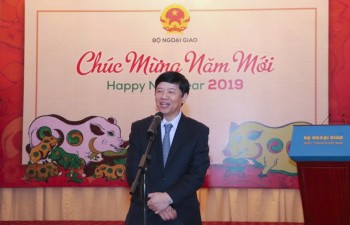 Thứ trưởng Nguyễn Quốc Cường gặp mặt báo chí nước ngoài dịp năm mới