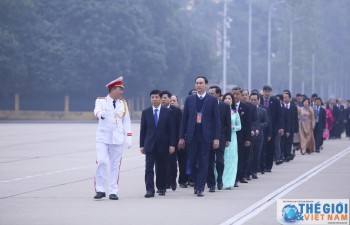 Trực tuyến: Đoàn đại biểu kiều bào dự Xuân quê hương 2019 vào Lăng viếng Chủ tịch Hồ Chí Minh
