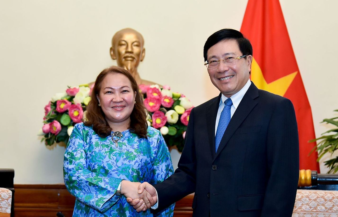 Phó Thủ tướng Phạm Bình Minh tiếp Đại sứ Malaysia Shariffah Norhana Syed Mustaffa