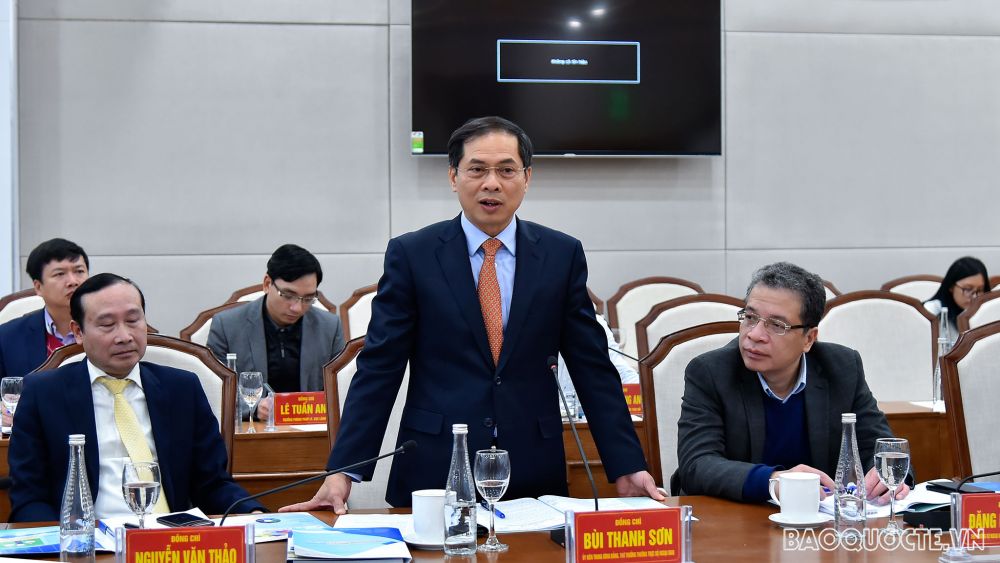 Đoàn Trưởng Cơ quan đại diện Việt Nam ở nước ngoài nhiệm kỳ 2020-2023 thăm, làm việc tại Quảng Ninh