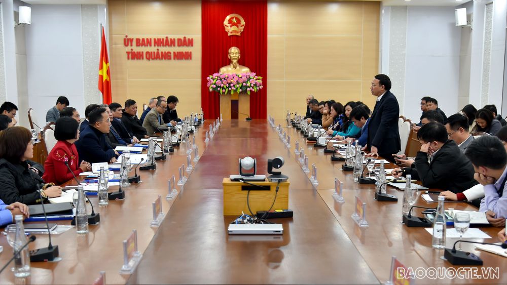 Đoàn Trưởng Cơ quan đại diện Việt Nam ở nước ngoài nhiệm kỳ 2020-2023 thăm, làm việc tại Quảng Ninh