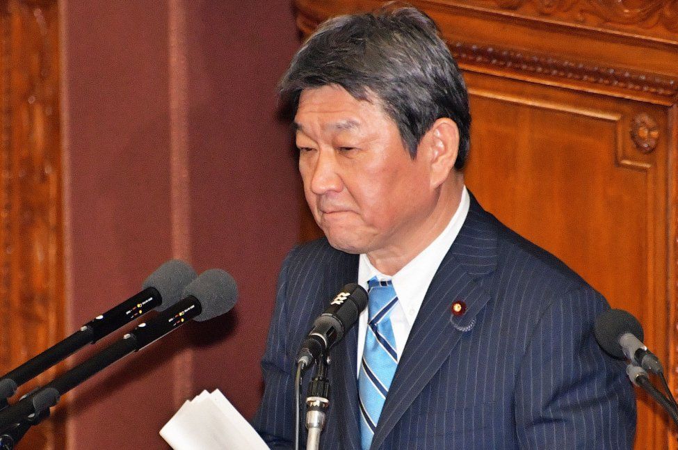 Ngoại trưởng Nhật Bản Toshimitsu Motegi phát biểu họp báo ở thủ đô Tokyo, chiều 15/1. (Nguồn: UPI)