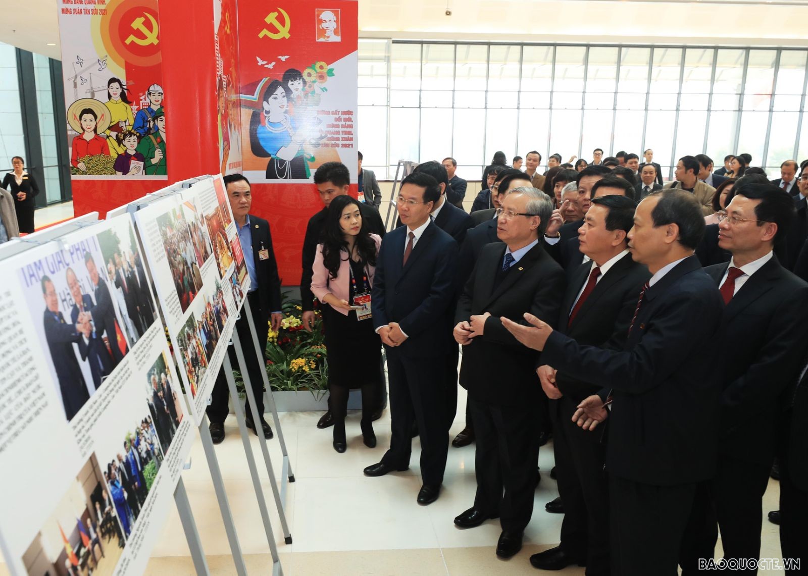 Phát hành bộ tem chào mừng Đại hội XIII của Đảng Cộng sản Việt Nam