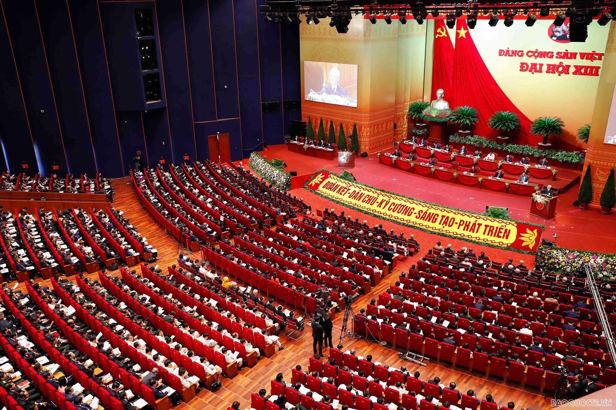 Toàn văn Báo cáo của Ban Chấp hành Trung ương khóa XII về các văn kiện trình Đại hội XIII của Đảng