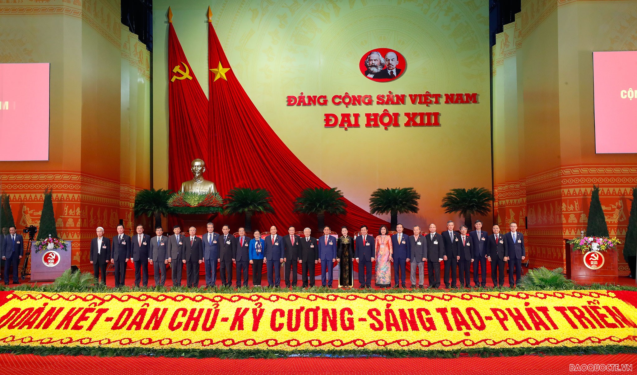 Đại hội XIII: Nâng cao hiệu quả hoạt động đối ngoại, tạo môi trường hòa bình và điều kiện thuận lợi để phát triển đất nước