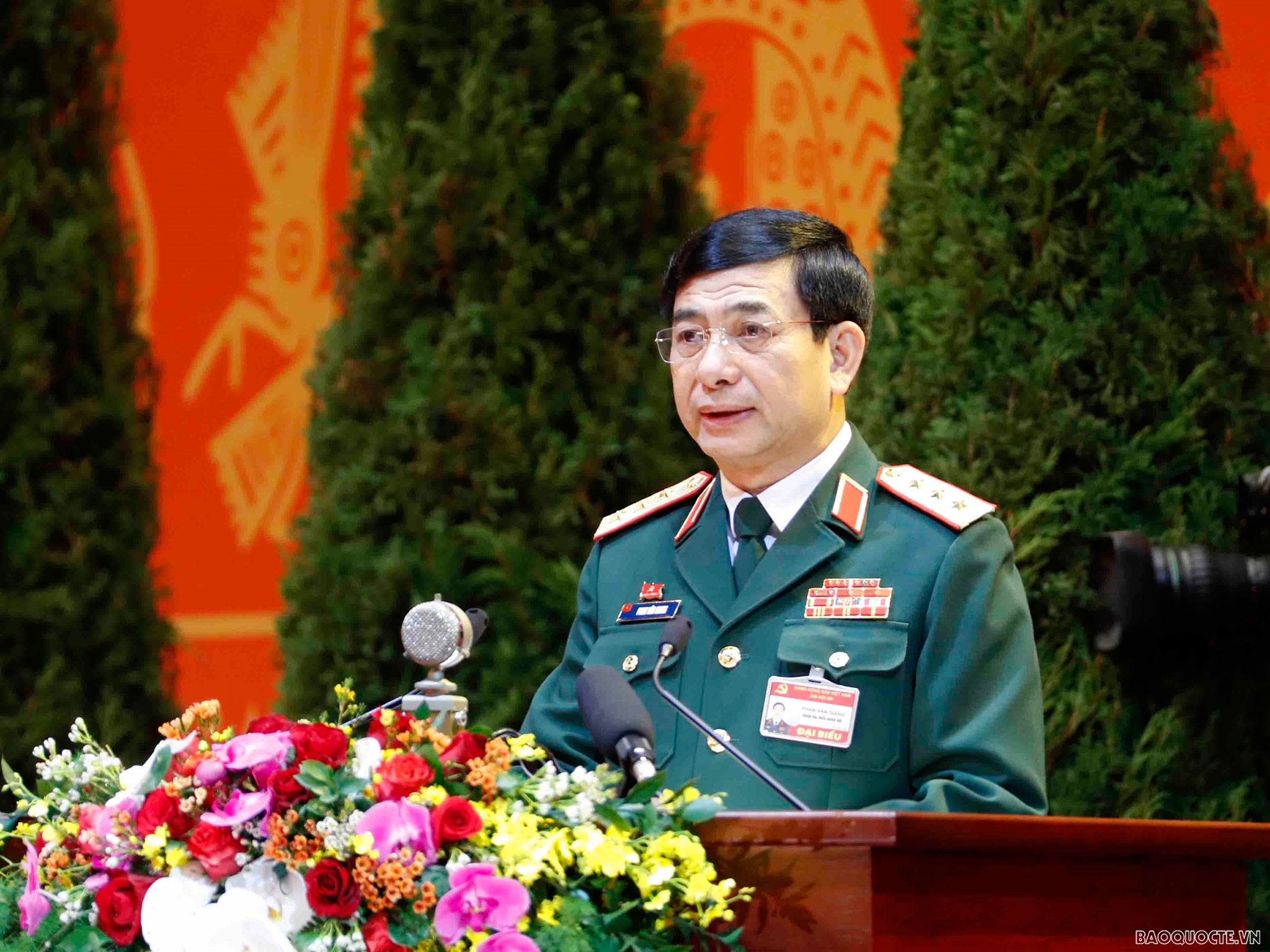 đồng chí Phan Văn Giang,  Ủy viên Trung ương Đảng, Tổng Tham mưu trưởng Quân đội nhân dân Việt Nam, Thứ trưởng Bộ Quốc phòng tham luận tại Đại hội XIII.
