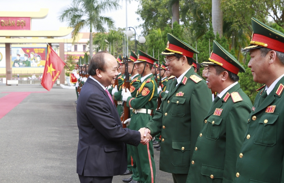Thủ tướng Nguyễn Xuân Phúc thăm, làm việc tại Quân khu 5