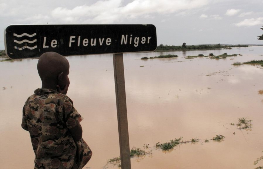 Hàng chục người mất tích trong vụ chìm tàu chở hơn 100 người ở Niger