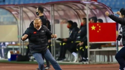 Chiến thắng 3-1 trước đội tuyển Trung Quốc, HLV Park Hang Seo cảm ơn cầu thủ và người hâm mộ Việt Nam