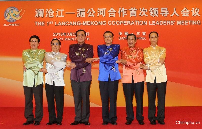 Ngày 23/3, tại Tam Á, Hải Nam, Trung Quốc đã diễn ra Hội nghị Cấp cao Hợp tác Mekong - Lan Thương lần thứ nhất với sự tham dự của Lãnh đạo các nước Campuchia, Lào, Myanmar, Thái Lan, Trung Quốc và Việt Nam.  Lãnh đạo các nước Campuchia, Lào, Myanmar, Thái Lan, Trung Quốc và Việt Nam tham dự Hội nghị Cấp cao Hợp tác Mekong-Lan Thương lần thứ nhất.
