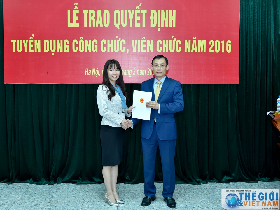 toan canh le trao quyet dinh tuyen dung cong chuc vien chac nam 2016