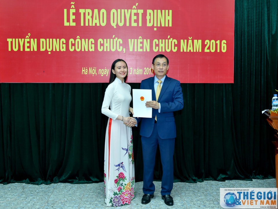 toan canh le trao quyet dinh tuyen dung cong chuc vien chac nam 2016