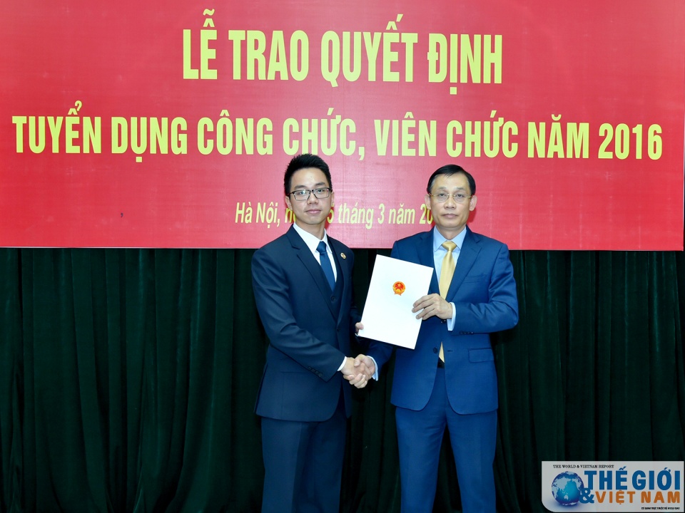 toan canh le trao quyet dinh tuyen dung cong chuc vien chac nam 2016