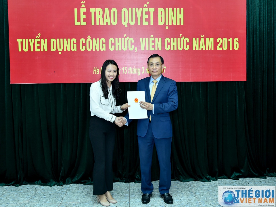 toan canh le trao quyet dinh tuyen dung cong chuc vien chac nam 2016