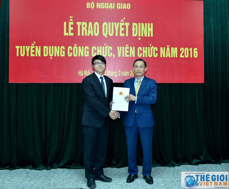 toan canh le trao quyet dinh tuyen dung cong chuc vien chac nam 2016