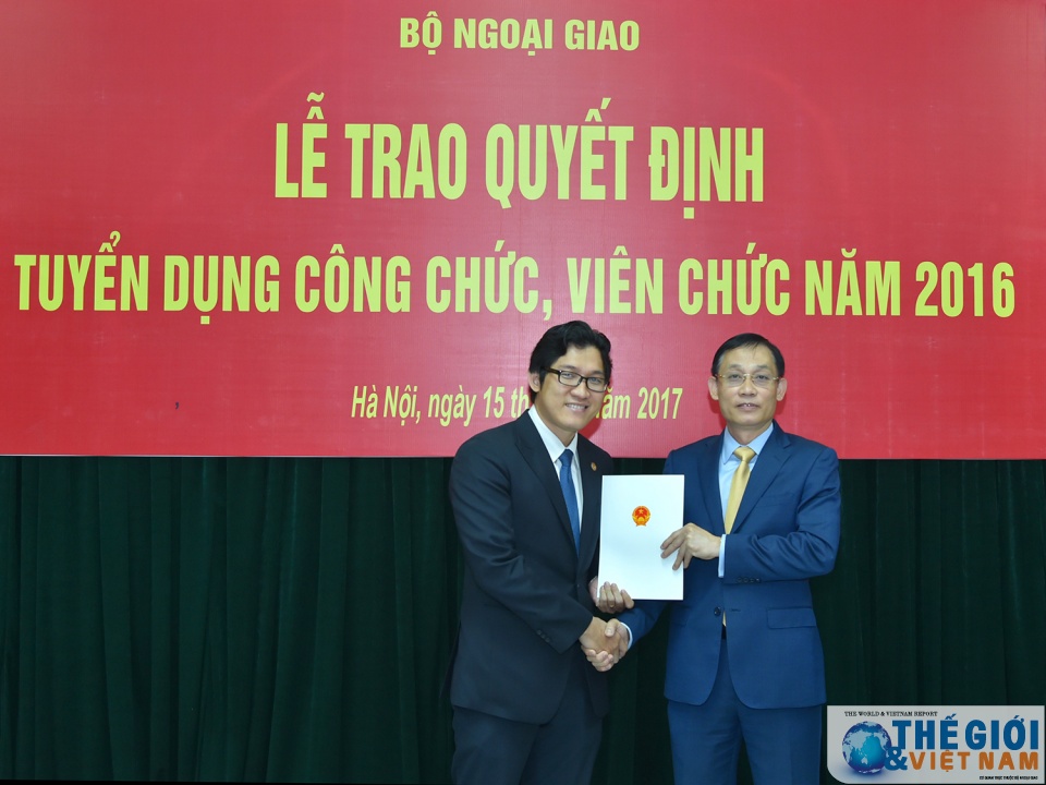 toan canh le trao quyet dinh tuyen dung cong chuc vien chac nam 2016