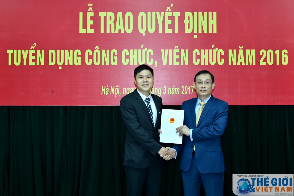 toan canh le trao quyet dinh tuyen dung cong chuc vien chac nam 2016