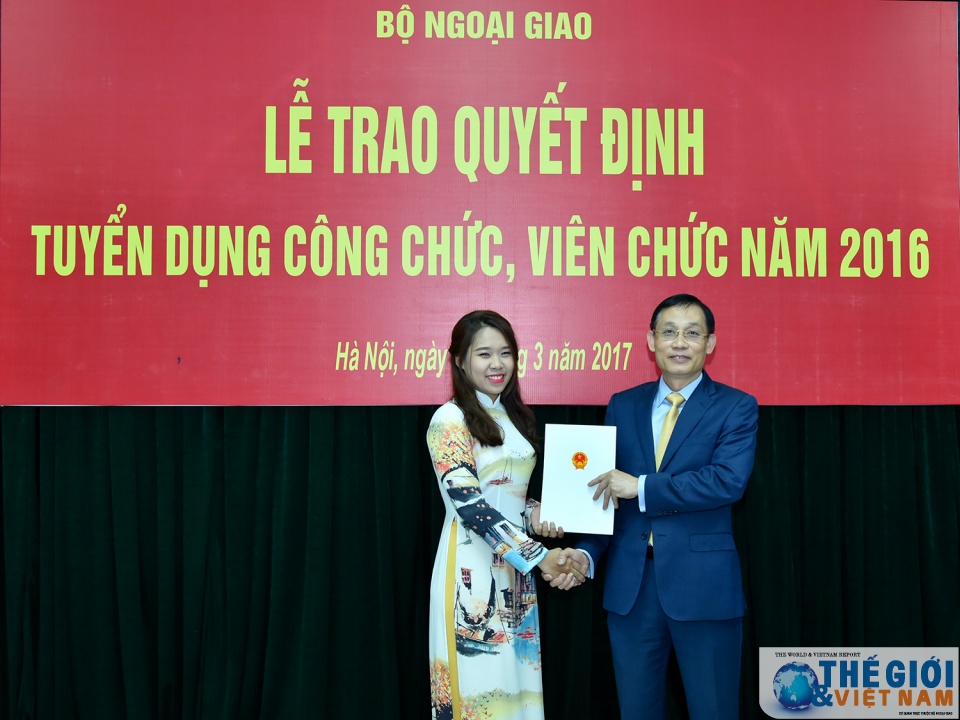 toan canh le trao quyet dinh tuyen dung cong chuc vien chac nam 2016