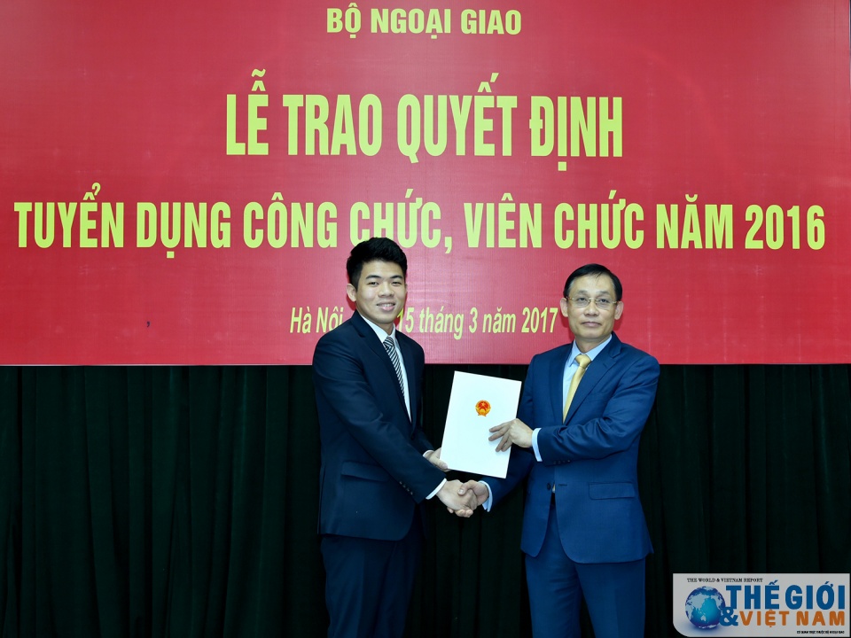 toan canh le trao quyet dinh tuyen dung cong chuc vien chac nam 2016