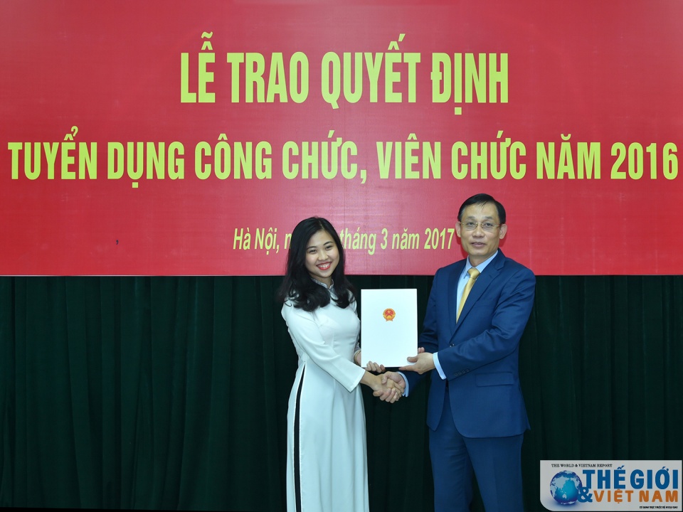 toan canh le trao quyet dinh tuyen dung cong chuc vien chac nam 2016