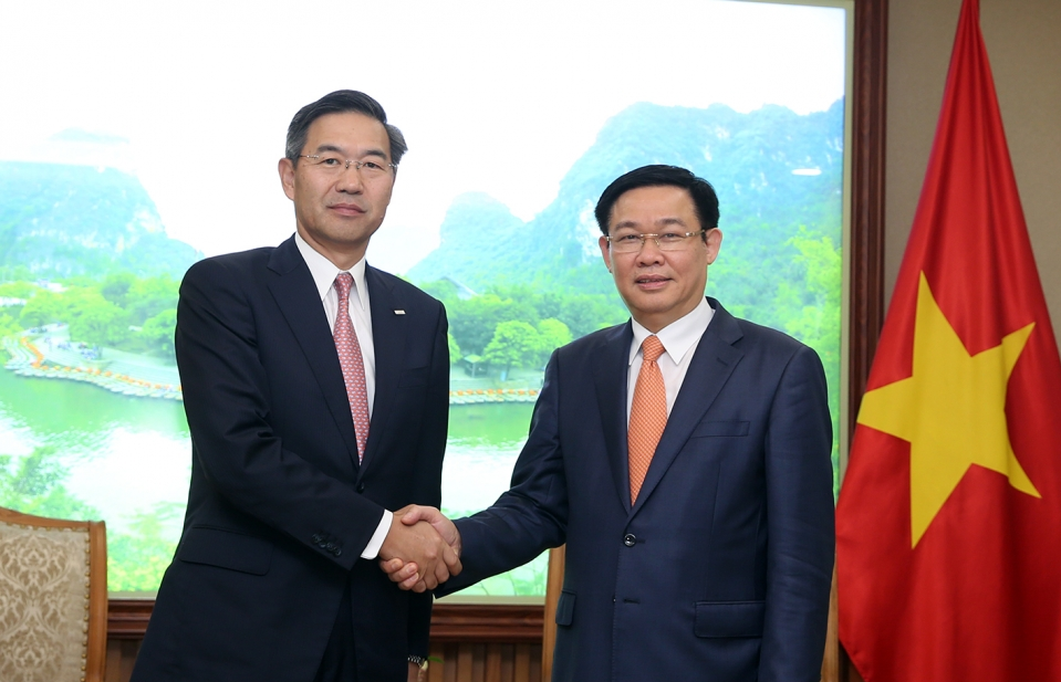 Phó Thủ tướng Vương Đình Huệ tiếp các lãnh đạo Ngân hàng, Tài chính quốc tế