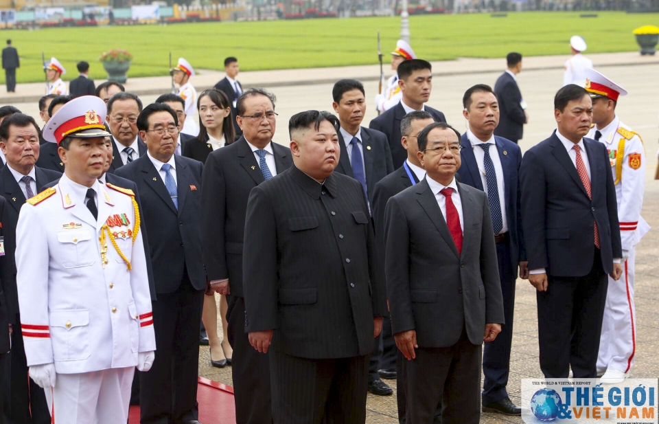 Chủ tịch Kim Jong-un vào Lăng viếng Chủ tịch Hồ Chí Minh