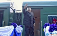 kcna chu tich kim jong un tuoi cuoi niem no khi ve den ga binh nhuong