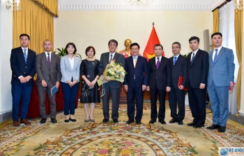 Phó Thủ tướng Phạm Bình Minh trao Huân chương Hữu nghị cho Đại sứ Nhật Bản Umeda Kunio