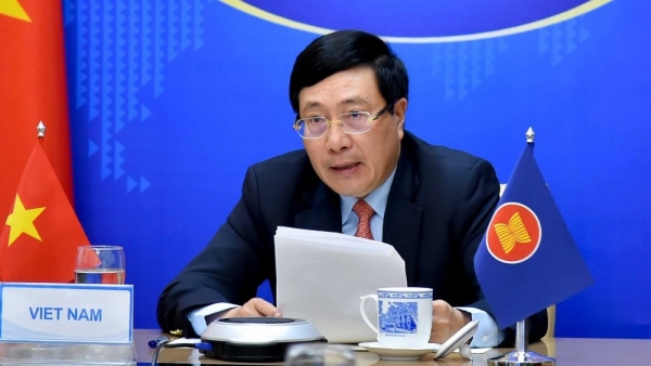 Informal ASEAN Ministerial Meeting: Viet Nam, ASEAN cooperate to drive back pandemic