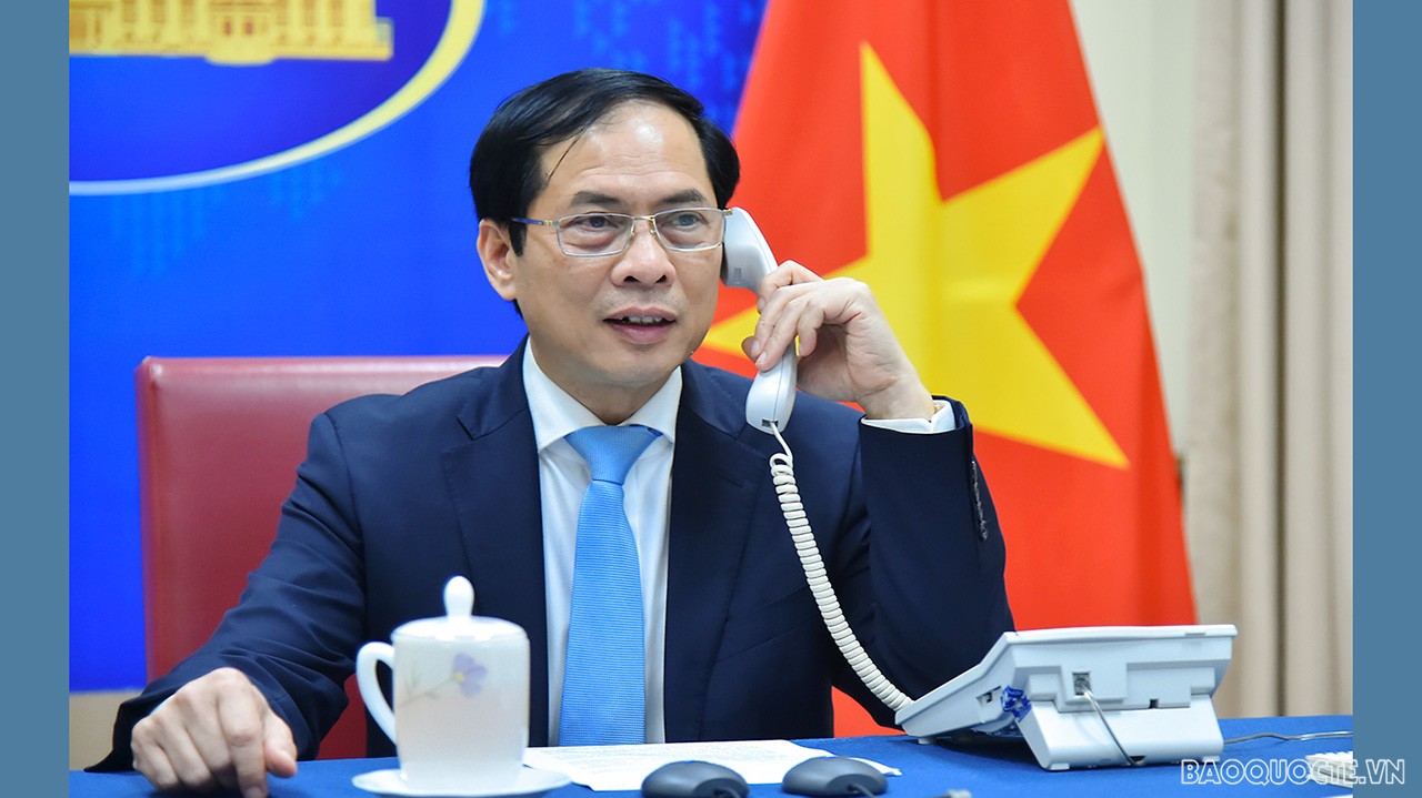 Viet Nam calls on sides to ease tensions in Ukraine