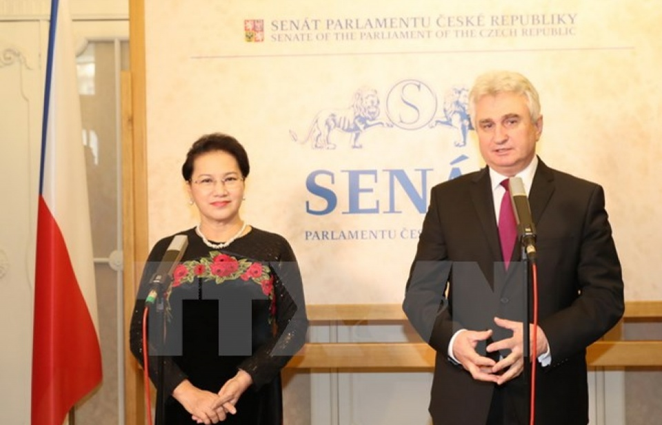 Việt Nam muốn hợp tác chặt chẽ với Séc tại các diễn đàn quốc tế