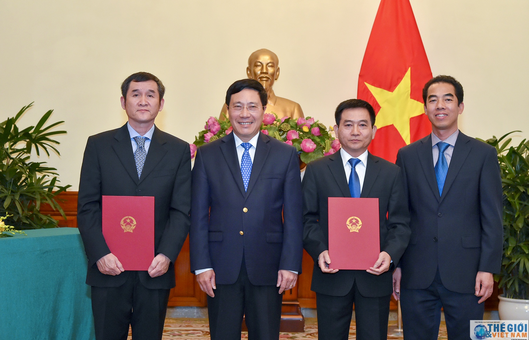 Trao quyết định bổ nhiệm Tổng Lãnh sự tại Trung Quốc và Campuchia