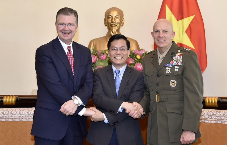 Thứ trưởng Hà Kim Ngọc tiếp Tư lệnh Thủy quân lục chiến Hoa Kỳ