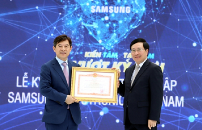 Phó Thủ tướng Phạm Bình Minh dự kỷ niệm 10 năm Samsung đầu tư tại Việt Nam