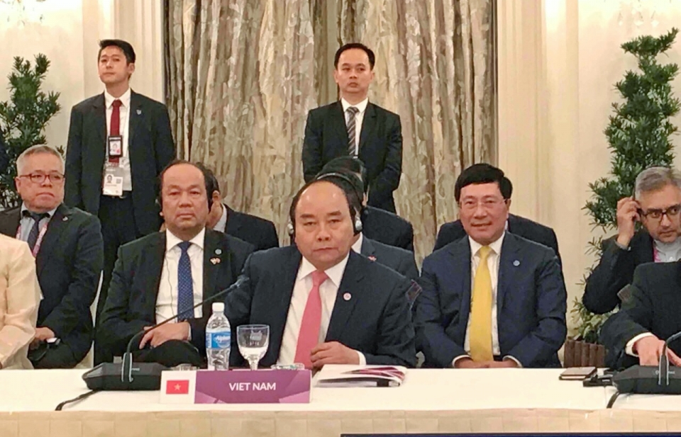Thủ tướng Nguyễn Xuân Phúc dự phiên họp toàn thể Hội nghị Cấp cao ASEAN lần thứ 32