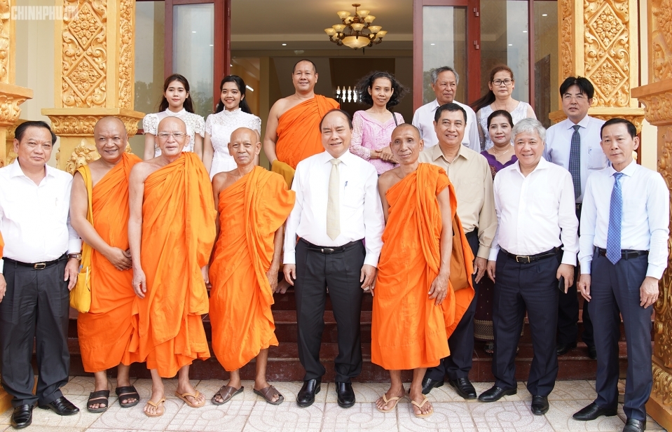 Thủ tướng thăm hỏi, chúc tết Học viện Phật giáo Nam tông Khmer