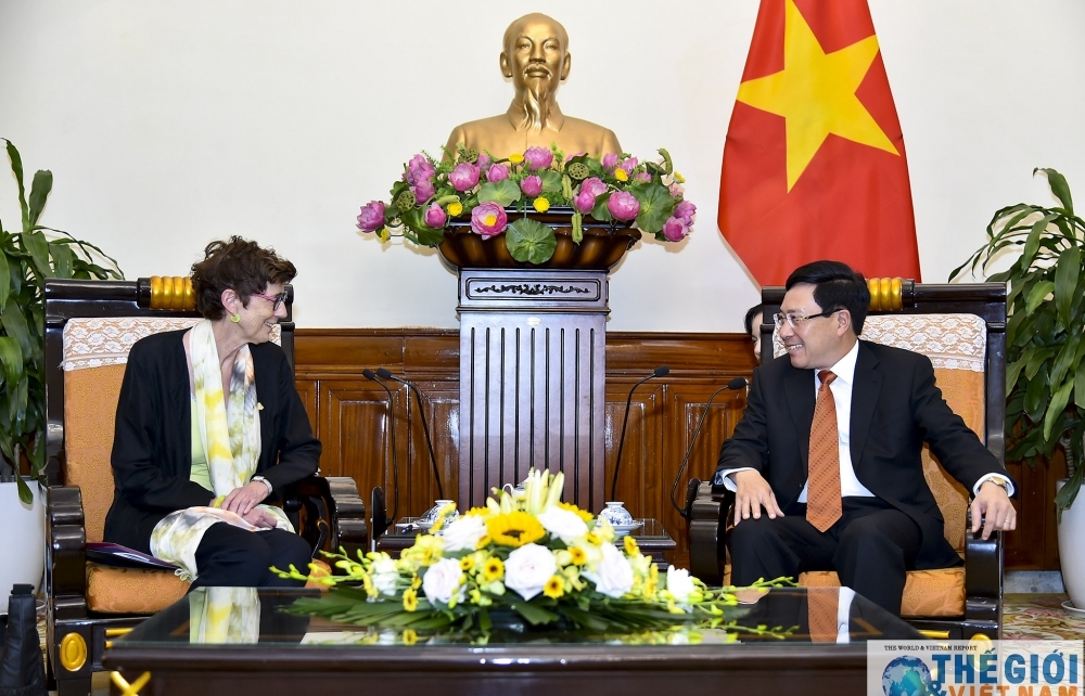 Phó Thủ tướng Phạm Bình Minh tiếp Đại sứ Na Uy Grete Lochen