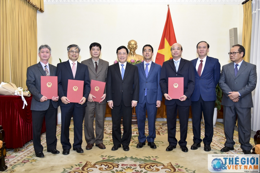 Phó Thủ tướng, Bộ trưởng Phạm Bình Minh trao quyết định bổ nhiệm Tổng Lãnh sự