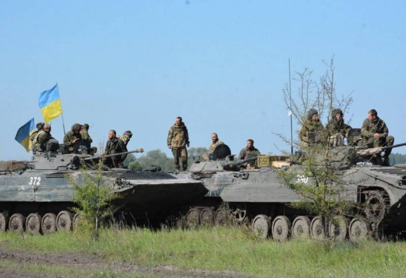 Tướng Ukraine kêu gọi NATO hỗ trợ Kiev dưới nhiều hình thức trong trường hợp xảy ra chiến tranh với Nga. Lực lượng vũ trang của Ukraine được ghi lại ở Donbass