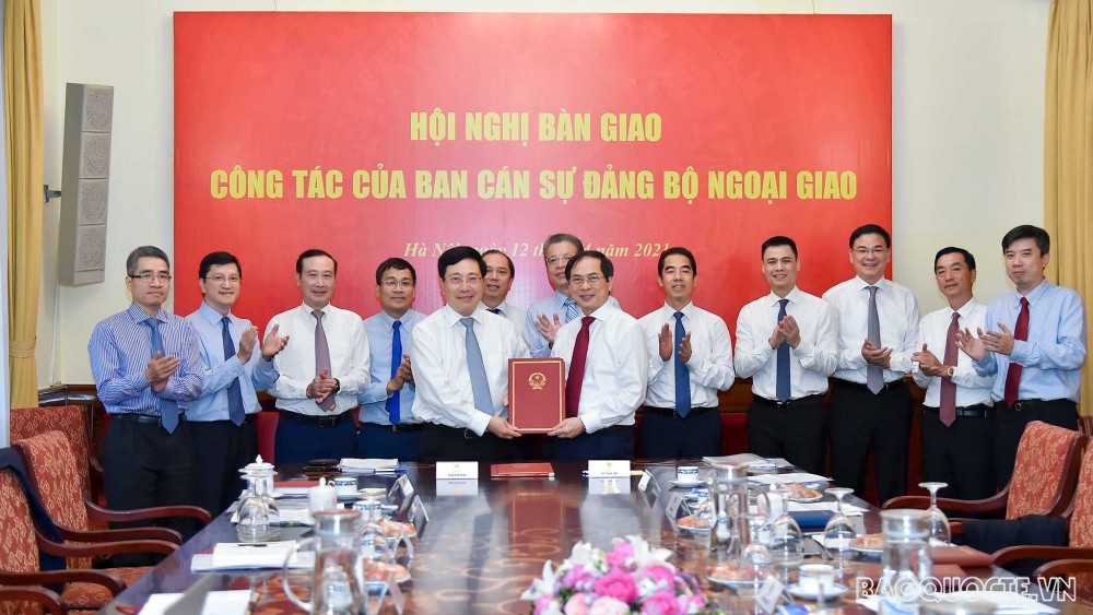 Tổ chức Hội nghị bàn giao nhiệm vụ Bộ trưởng Bộ Ngoại giao